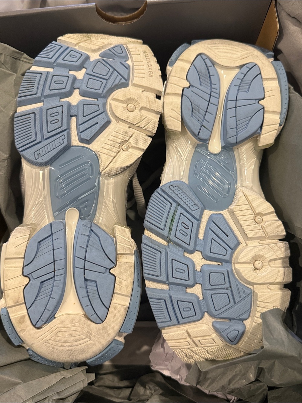 Balenciaga NEW in box Runner 2.0 Sneakers white/ cream/ pastel blue 38 - Picture 8 of 14
